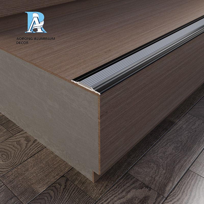 Stair nosings OY-ZN05